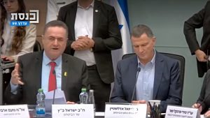 השר כ"ץ בדיון לצד היו"ר אדלשטיין. גיוס 50% רק תוך 7 שנים צילום: ערוץ כנסת.