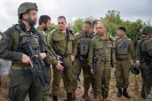 הרמטכ"ל אייל זמיר הגיע לזירת הפיגוע בשומרוןצילום: דובר צה''ל