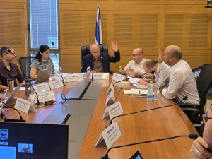 האם ההפקרות בביטחון הצבאי לקראת סיום?